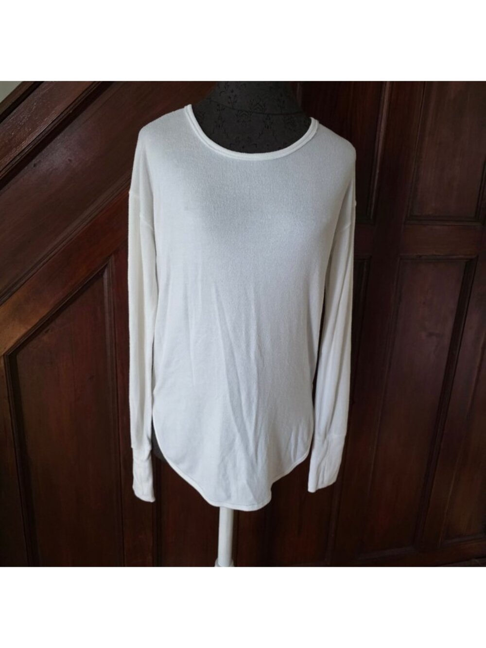 Athleta White Long Sleeve Lightweight Crew Neck Top XS